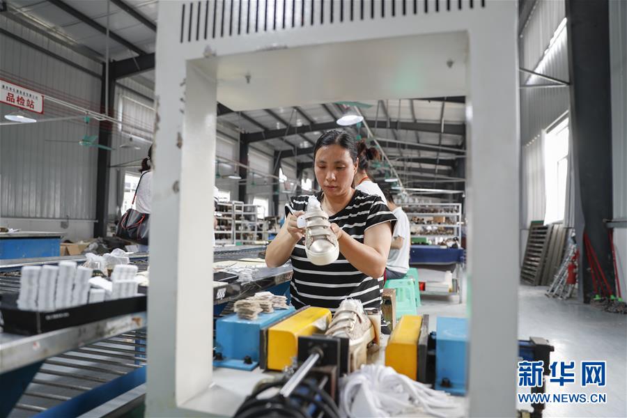 （落實&ldquo;六穩(wěn)&rdquo;&ldquo;六保&rdquo;一線見聞&middot;圖文互動）（2）&ldquo;不讓一名貧困勞動力失業(yè)！&rdquo;&mdash;&mdash;三峽庫區(qū)穩(wěn)就業(yè)見聞