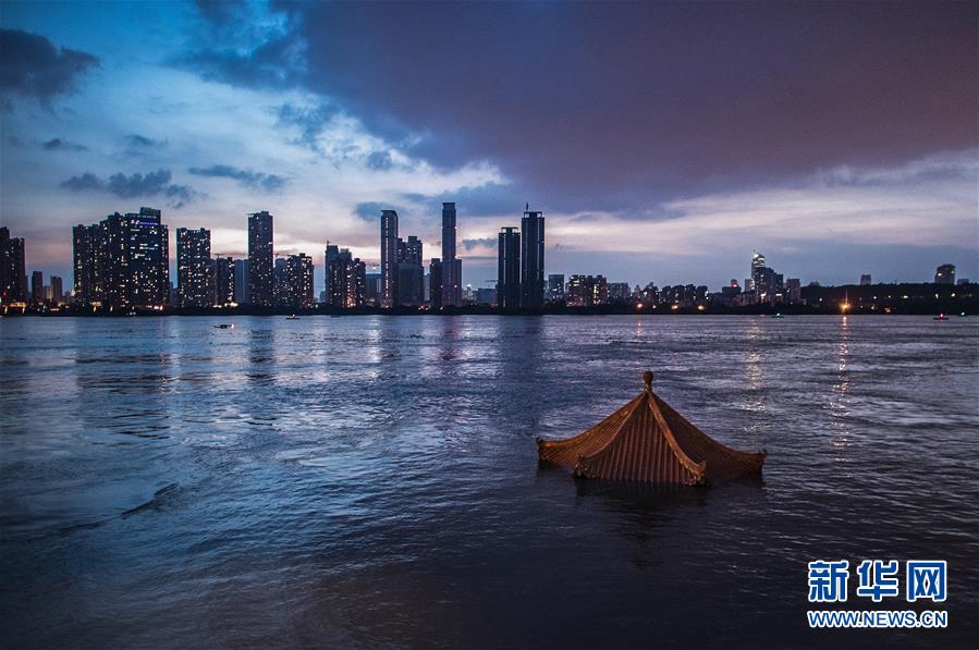 （在習(xí)近平新時(shí)代中國特色社會(huì)主義思想指引下&mdash;&mdash;新時(shí)代新作為新篇章&middot;習(xí)近平總書記關(guān)切事&middot;圖文互動(dòng)）（1）戰(zhàn)疫魔,斗洪魔&mdash;&mdash;湖北全力應(yīng)對(duì)防疫、防汛疊加&ldquo;雙考&rdquo;