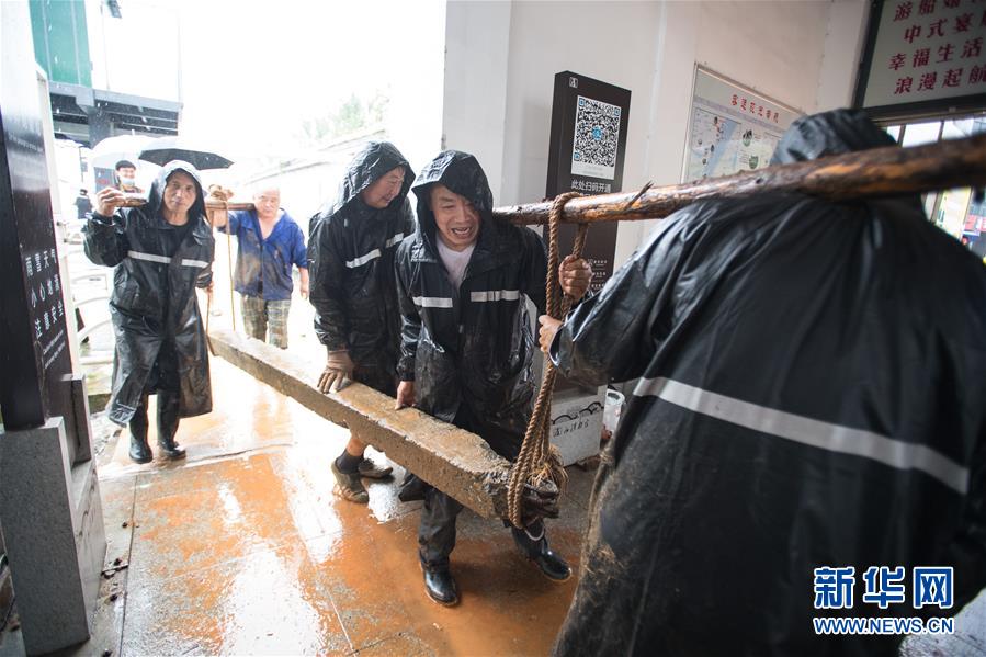 （在習(xí)近平新時(shí)代中國特色社會(huì)主義思想指引下&mdash;&mdash;新時(shí)代新作為新篇章&middot;習(xí)近平總書記關(guān)切事&middot;圖文互動(dòng)）（4）戰(zhàn)疫魔,斗洪魔&mdash;&mdash;湖北全力應(yīng)對(duì)防疫、防汛疊加&ldquo;雙考&rdquo;