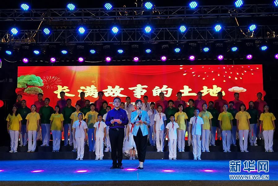 (新華全媒頭條·走向我們的小康生活·圖文互動)(2)我們村里的年輕人——賈家莊追求美好生活的“動力源泉”