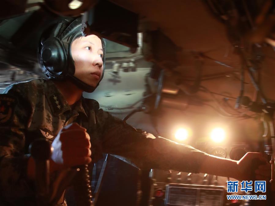 (圖文互動(dòng))(1)邊疆軍營(yíng)“花木蘭”——記“最美新時(shí)代革命軍人”馬和帕麗