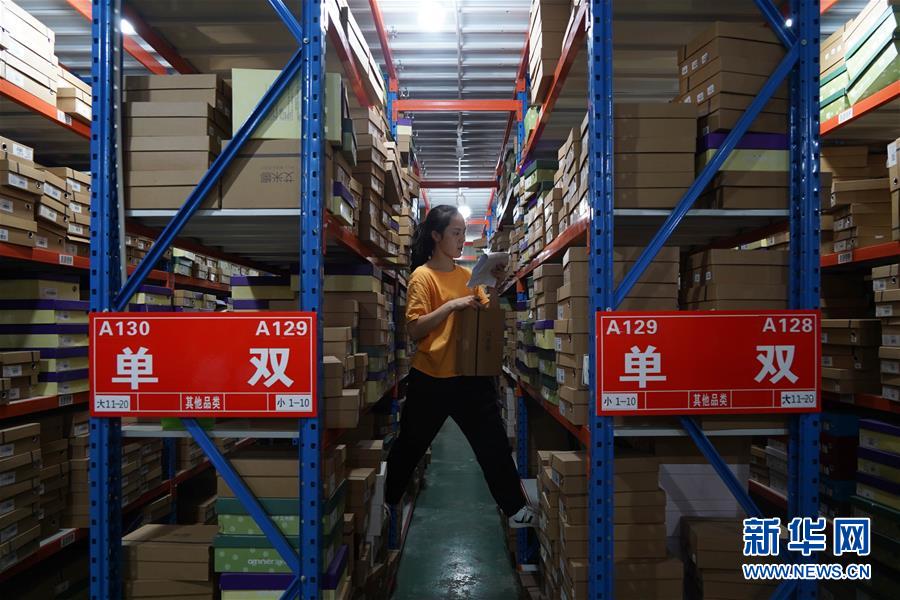 （民生直通車(chē)&middot;圖文互動(dòng)）（5）生產(chǎn)線(xiàn)&ldquo;突圍&rdquo; 創(chuàng)新領(lǐng)跑&ldquo;下一站&rdquo;&mdash;&mdash;&ldquo;中國(guó)女鞋之都&rdquo;轉(zhuǎn)型升級(jí)之路