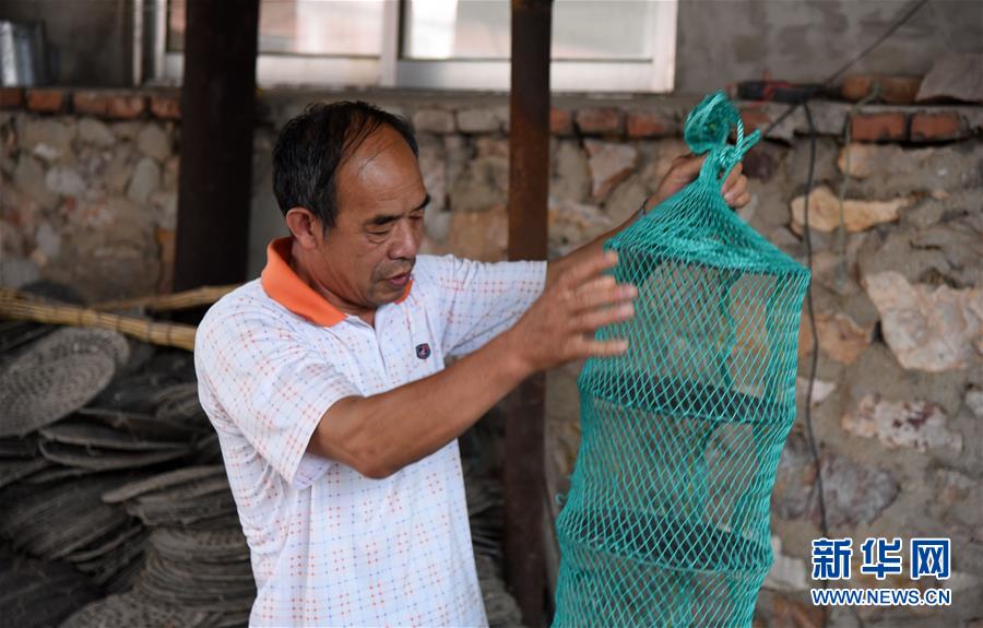 （走向我們的小康生活&middot;圖文互動）（8）長島漁民的扇貝喜事：從請客求人買到供不應(yīng)求