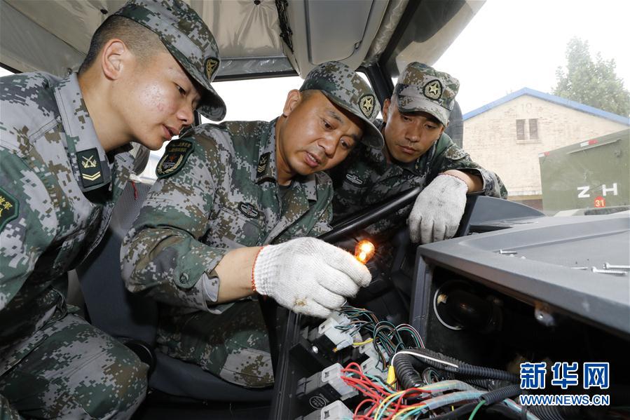 (圖文互動(dòng))(3)亮劍沙場(chǎng)的“千分尺”——記“最美新時(shí)代革命軍人”張俊凱
