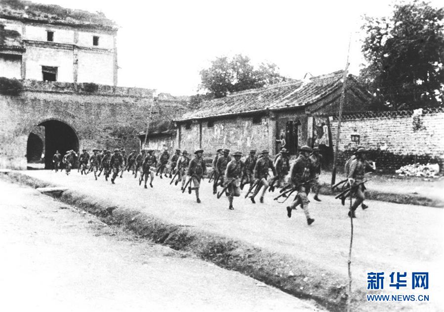 (新華全媒頭條·圖文互動(dòng))(10)銘記歷史 砥礪奮進(jìn)——寫在中國(guó)人民抗日戰(zhàn)爭(zhēng)暨世界反法西斯戰(zhàn)爭(zhēng)勝利75周年之際