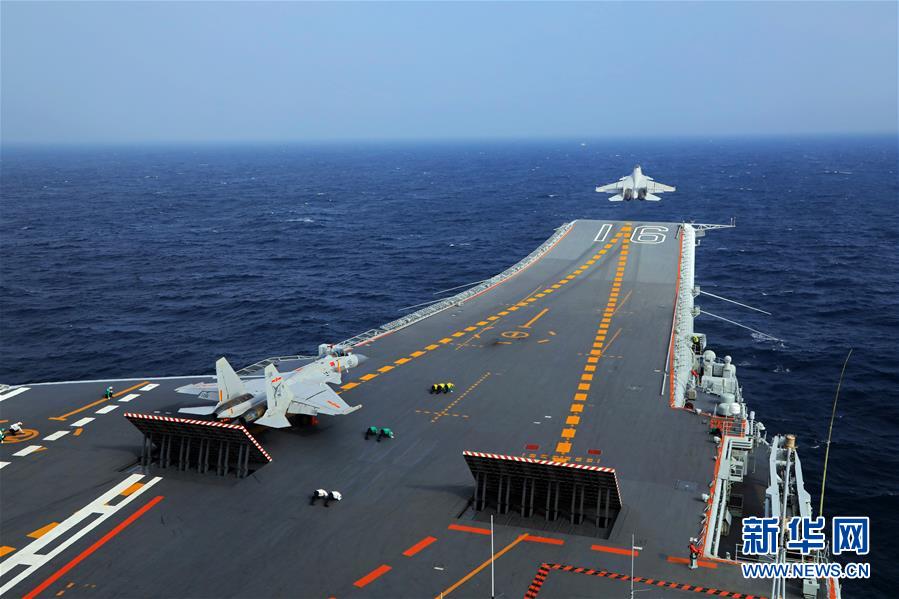 （在習(xí)近平強(qiáng)軍思想指引下&middot;我們?cè)趹?zhàn)位報(bào)告&middot;圖文互動(dòng)）（3）奮飛在新時(shí)代的海天&mdash;&mdash;海軍某艦載航空兵部隊(duì)備戰(zhàn)打仗記事