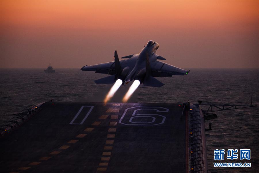 （在習(xí)近平強(qiáng)軍思想指引下&middot;我們?cè)趹?zhàn)位報(bào)告&middot;圖文互動(dòng)）（7）奮飛在新時(shí)代的海天&mdash;&mdash;海軍某艦載航空兵部隊(duì)備戰(zhàn)打仗記事