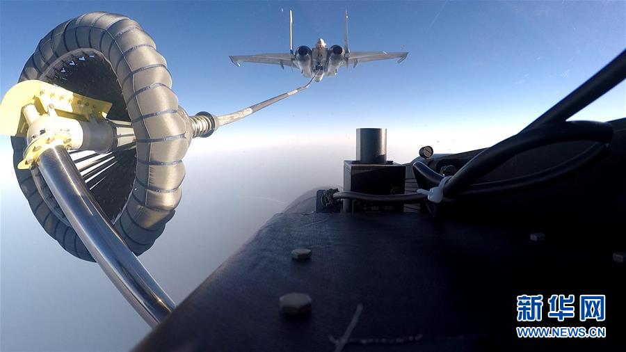 （在習(xí)近平強(qiáng)軍思想指引下&middot;我們?cè)趹?zhàn)位報(bào)告&middot;圖文互動(dòng)）（9）奮飛在新時(shí)代的海天&mdash;&mdash;海軍某艦載航空兵部隊(duì)備戰(zhàn)打仗記事