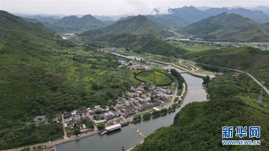 （新華全媒頭條&middot;走向我們的小康生活&middot;圖文互動(dòng)）（5）長城腳下，小康村串成&ldquo;珍珠鏈&rdquo;