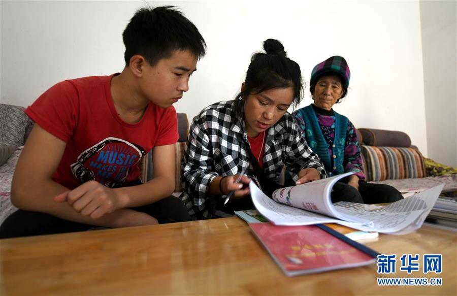（熱點鮮報&middot;圖文互動）（6）為了大涼山的下一代，她奔赴在助學路上