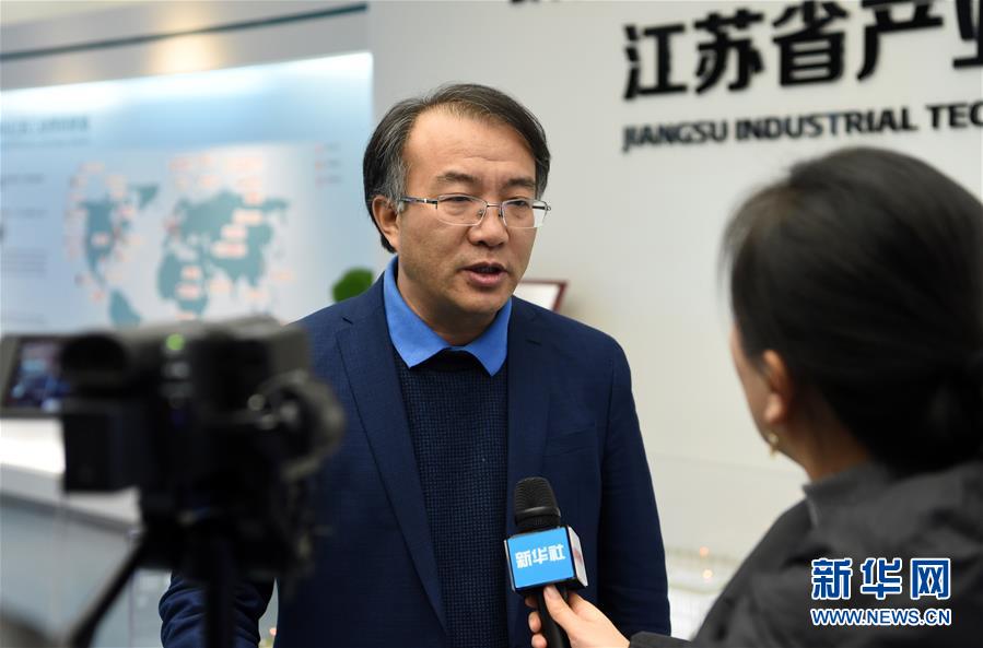 (在習(xí)近平新時(shí)代中國(guó)特色社會(huì)主義思想指引下——新時(shí)代新作為新篇章·習(xí)近平總書(shū)記關(guān)切事·圖文互動(dòng))(5)“從0到1”的堅(jiān)守與突破:攀登科學(xué)高峰的那些“一生一事”