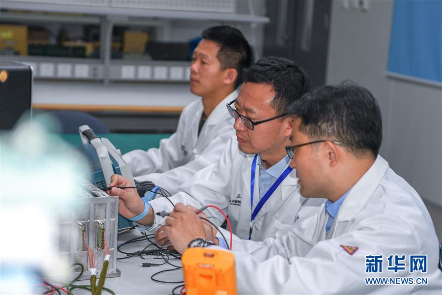 （在習(xí)近平新時(shí)代中國(guó)特色社會(huì)主義思想指引下&mdash;&mdash;新時(shí)代新作為新篇章&middot;習(xí)近平總書(shū)記關(guān)切事&middot;圖文互動(dòng)）（2）終不悔為國(guó)為民，攀高峰只爭(zhēng)朝夕&mdash;&mdash;來(lái)自科學(xué)家們的動(dòng)人故事