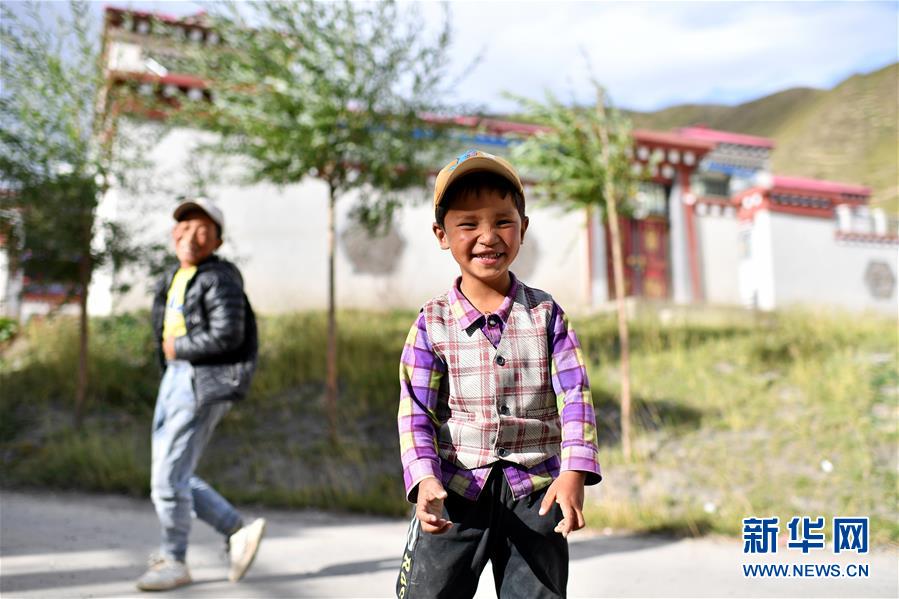 (西藏昌都解放70周年·圖文互動(dòng))(3)高原小鎮(zhèn)“搬”來(lái)一家“商業(yè)綜合體”