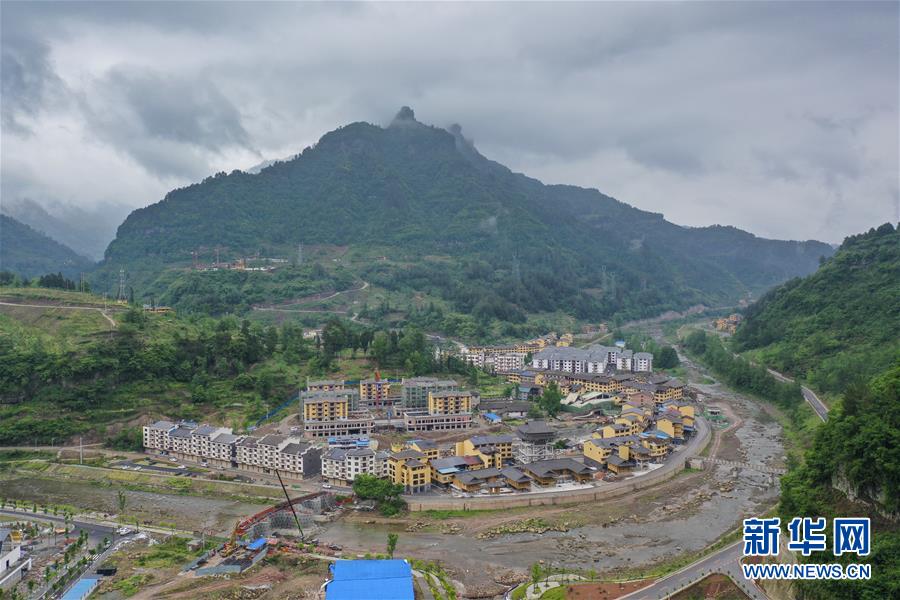 （集中連片特困地區(qū)貧困村調(diào)研行&middot;圖文互動(dòng)）（1）脫貧路上&ldquo;跑&rdquo;出幸福生活&mdash;&mdash;重慶石柱土家族自治縣華溪村脫貧調(diào)查