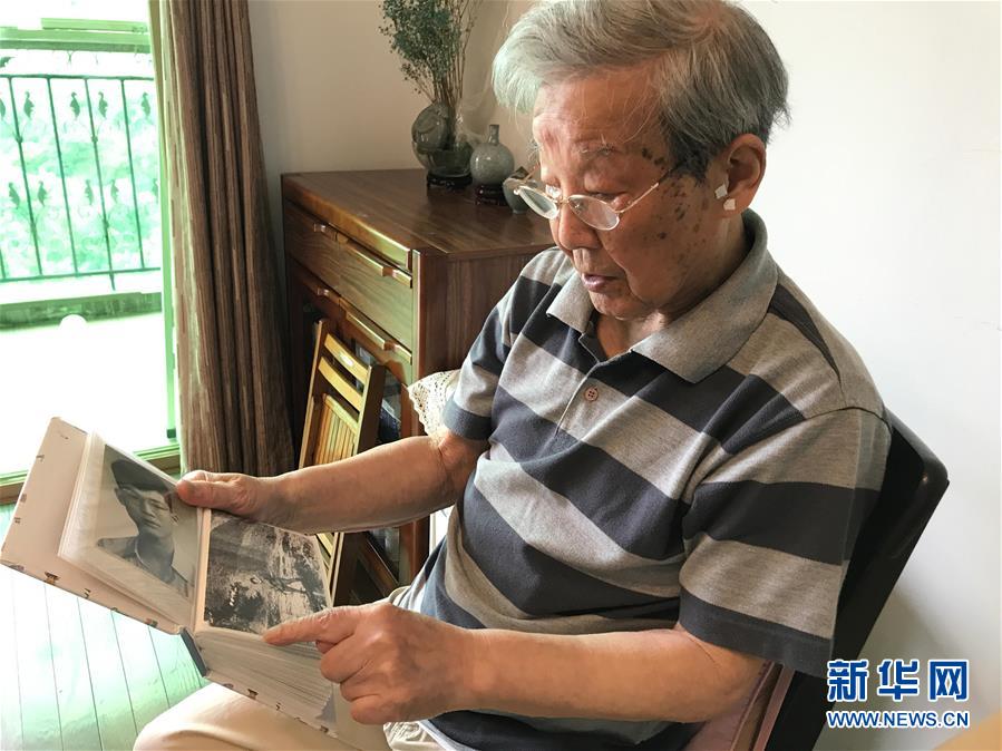 （紀(jì)念抗美援朝70周年&middot;圖文互動(dòng)）戰(zhàn)地金達(dá)萊，花兒為誰(shuí)開？&mdash;&mdash;記志愿軍老戰(zhàn)士文工隊(duì)員任紅舉