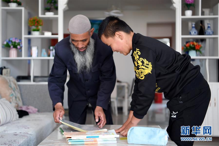 (新華全媒頭條·圖文互動(dòng))(3)大山的回響——三個(gè)民族自治縣的70年巨變