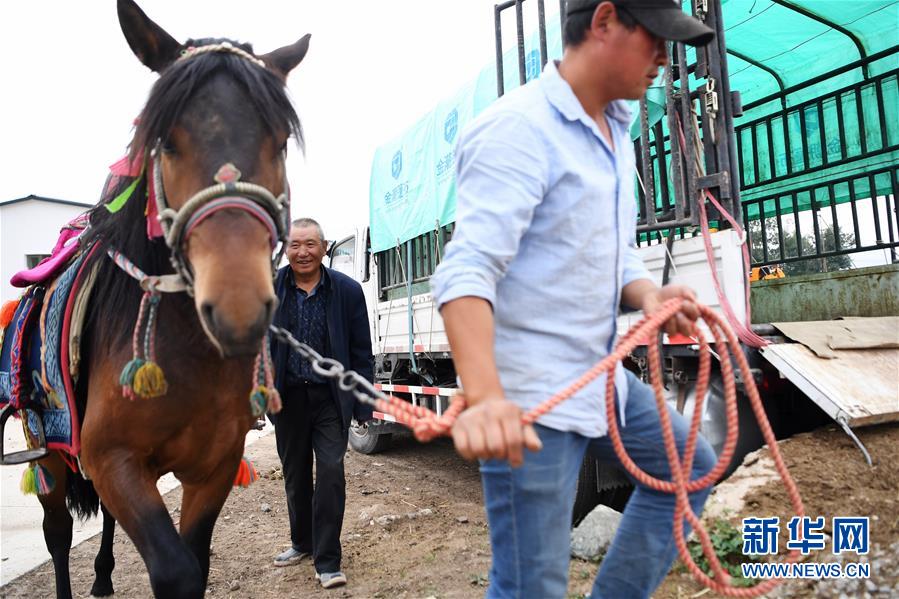 (新華全媒頭條·圖文互動(dòng))(10)大山的回響——三個(gè)民族自治縣的70年巨變