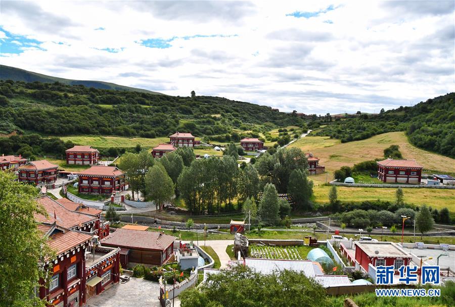 (新華全媒頭條·圖文互動(dòng))(5)命運(yùn)的轉(zhuǎn)折——寫在四川甘孜藏族自治州建州70年之際