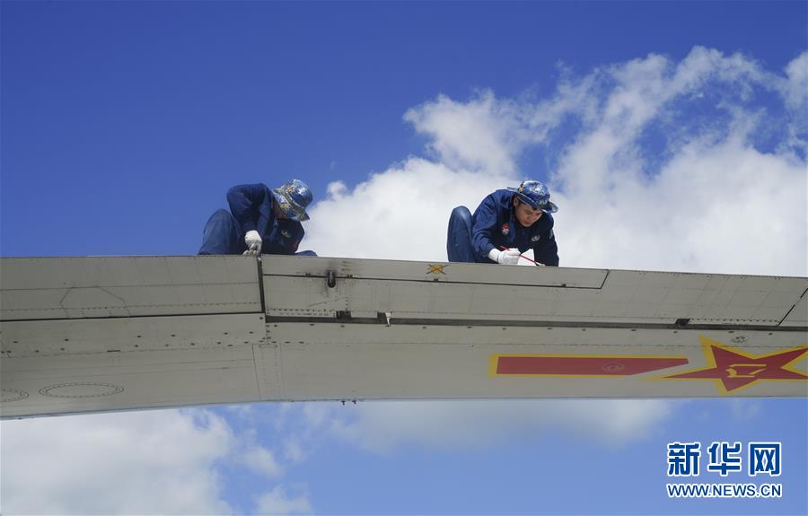 （在習(xí)近平強(qiáng)軍思想指引下&middot;我們?cè)趹?zhàn)位報(bào)告&middot;圖文互動(dòng)）（1）偵天探海 狩獵?？?mdash;&mdash;南部戰(zhàn)區(qū)海軍航空兵某師加速轉(zhuǎn)型提升新質(zhì)戰(zhàn)斗力記事