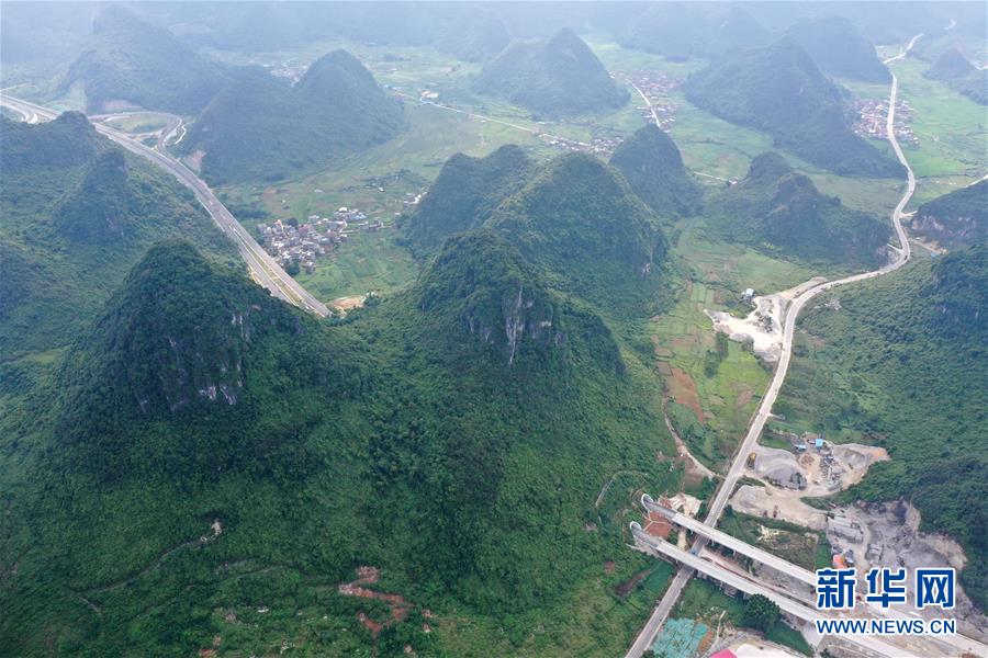 （新華全媒頭條&middot;圖文互動）（11）&ldquo;石山王國&rdquo;筑路記