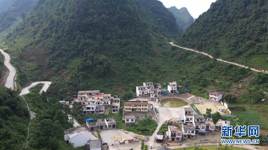 （新華全媒頭條&middot;圖文互動）（1）木棉花開紅勝火&mdash;&mdash;廣西千里邊境線脫貧紀(jì)實