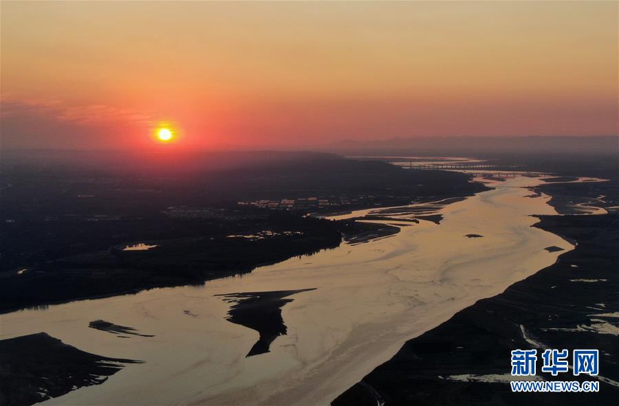 （新華全媒頭條&middot;圖文互動(dòng)）（17）從&ldquo;四亂&rdquo;突出到生態(tài)修復(fù) 黃河漸成中原&ldquo;綠飄帶&rdquo;