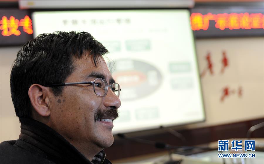 (新華全媒頭條·圖文互動(dòng))(7)愿做高原一粒種 化作金穗撒人間——追記我國(guó)青稞研究專家尼瑪扎西