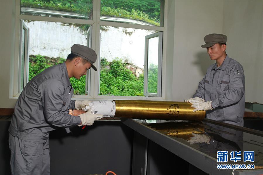 （在習(xí)近平強(qiáng)軍思想指引下&middot;我們?cè)趹?zhàn)位報(bào)告&middot;圖文互動(dòng)）（2）牢記統(tǒng)帥囑托  做刀尖上的舞者&mdash;&mdash;記聯(lián)勤保障部隊(duì)某報(bào)廢武器彈藥銷(xiāo)毀站參謀長(zhǎng)陳雪禮