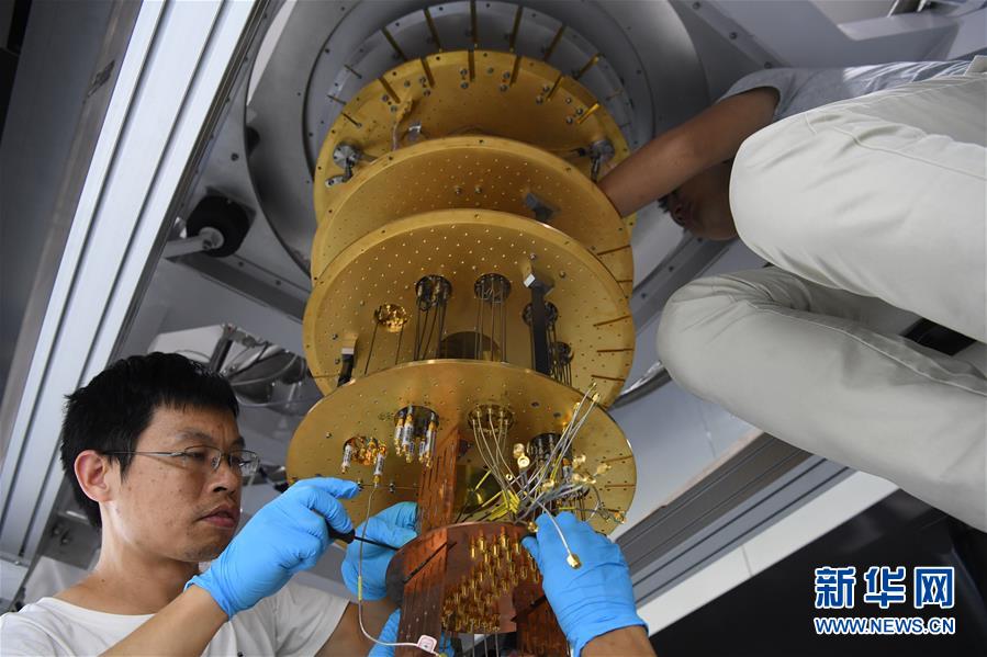 （青春的夢(mèng)想 青春的奮斗&middot;圖文互動(dòng)）（4）年輕，就要無悔擔(dān)當(dāng)&mdash;&mdash;青春在奉獻(xiàn)中閃光