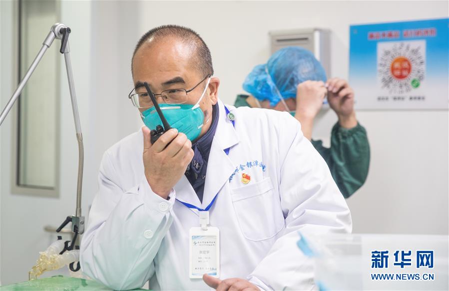 （抗疫先進(jìn)事跡&middot;圖文互動(dòng)）（5）張定宇：疫情&ldquo;暴風(fēng)眼&rdquo;里，&ldquo;漸凍&rdquo;之軀與時(shí)間賽跑