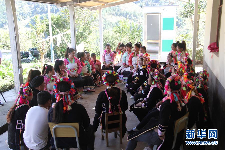 （五中全會精神在基層&middot;圖文互動）（5）天津、福建、廣東、云南等地創(chuàng)新形式讓黨的十九屆五中全會精神&ldquo;飛入尋常百姓家&rdquo;