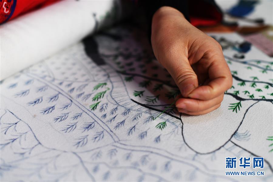 （兩會人物&middot;圖文互動）（2）帶娃、賺錢兩不誤&mdash;&mdash;一位農(nóng)民工代表眼中的脫貧新工作