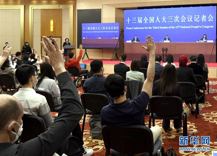 （兩會(huì)&middot;XHDW）（17）李克強(qiáng)出席記者會(huì)并回答中外記者提問(wèn)