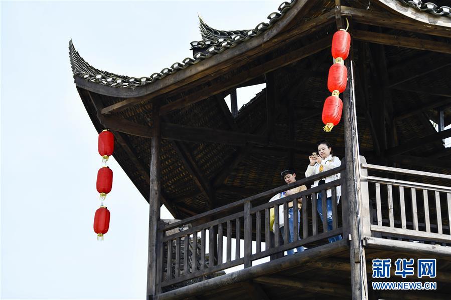 （新華全媒頭條&middot;圖文互動(dòng)）（20）從人民中汲取磅礴力量&mdash;&mdash;習(xí)近平總書(shū)記同出席2020年全國(guó)兩會(huì)人大代表、政協(xié)委員共商國(guó)是紀(jì)實(shí)