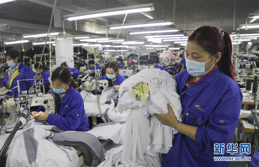 （新華全媒頭條&middot;兩會(huì)精神看落實(shí)&middot;圖文互動(dòng)）（1）培育新機(jī) 開(kāi)辟新局&mdash;&mdash;落實(shí)全國(guó)兩會(huì)精神激發(fā)經(jīng)濟(jì)發(fā)展新動(dòng)能述評(píng)