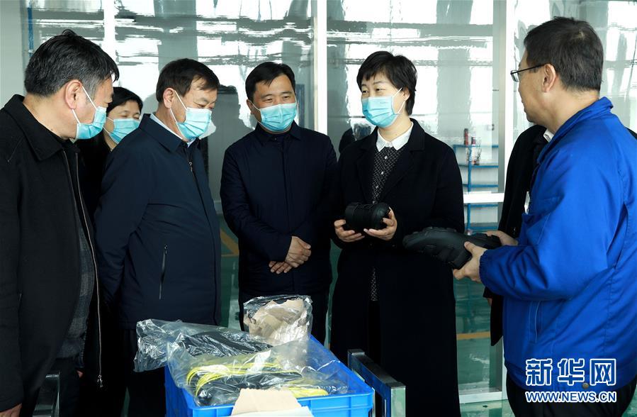 （新時(shí)代優(yōu)秀縣委書記風(fēng)采&middot;圖文互動(dòng)）（2）吳海燕：向百姓交一份無悔的答卷