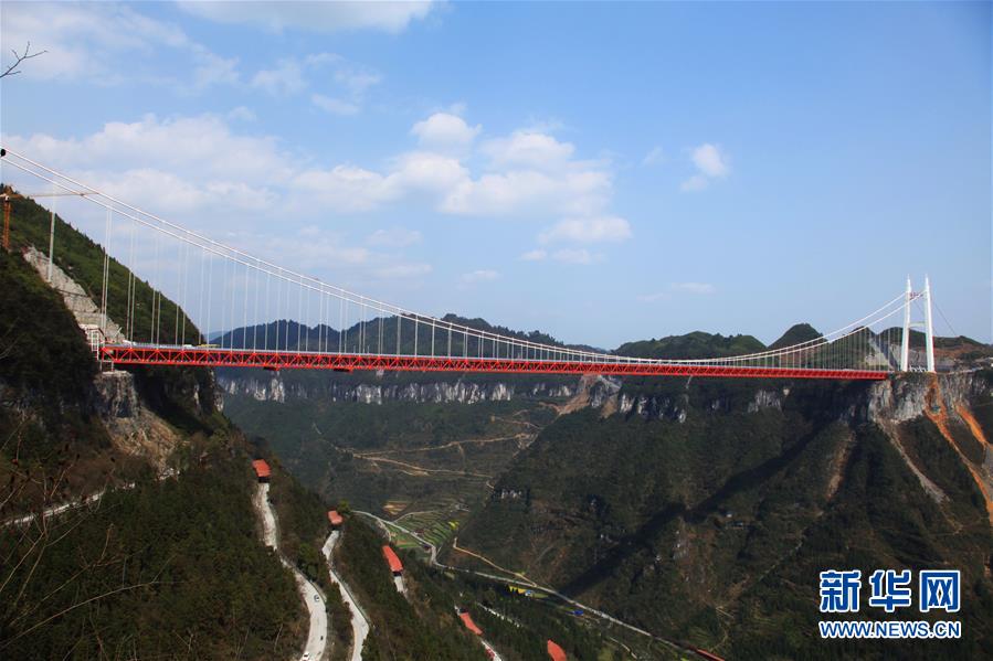 (壯麗70年·奮斗新時代)(9)我們走在大路上