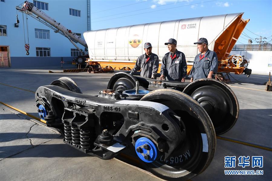 （新華全媒頭條&middot;圖文互動(dòng)）（5）奮力書(shū)寫(xiě)東北振興的時(shí)代新篇&mdash;&mdash;習(xí)近平總書(shū)記調(diào)研東北三省并主持召開(kāi)深入推進(jìn)東北振興座談會(huì)紀(jì)實(shí)