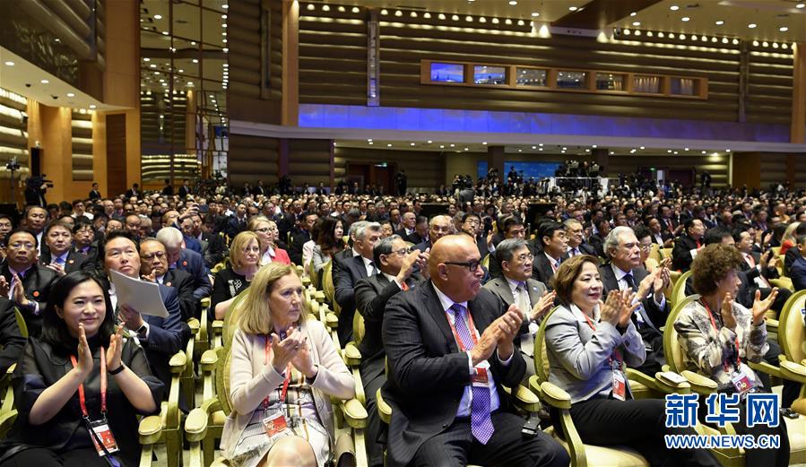 （新華全媒頭條&middot;圖文互動(dòng)）（12）潮起東方萬(wàn)象新&mdash;&mdash;以習(xí)近平同志為核心的黨中央團(tuán)結(jié)帶領(lǐng)全黨全軍全國(guó)各族人民貫徹落實(shí)黨的十九大精神紀(jì)實(shí)