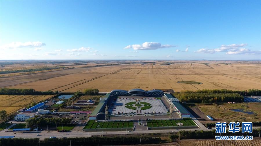 （新華全媒頭條&middot;圖文互動(dòng)）（15）潮起東方萬(wàn)象新&mdash;&mdash;以習(xí)近平同志為核心的黨中央團(tuán)結(jié)帶領(lǐng)全黨全軍全國(guó)各族人民貫徹落實(shí)黨的十九大精神紀(jì)實(shí)