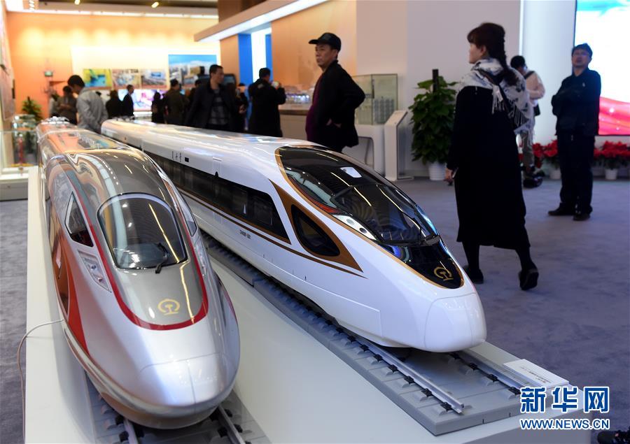 （新華全媒頭條&middot;圖文互動(dòng)）（4）從歷史中汲取繼續(xù)前進(jìn)的力量&mdash;&mdash;習(xí)近平總書記參觀慶祝改革開(kāi)放40周年大型展覽側(cè)記