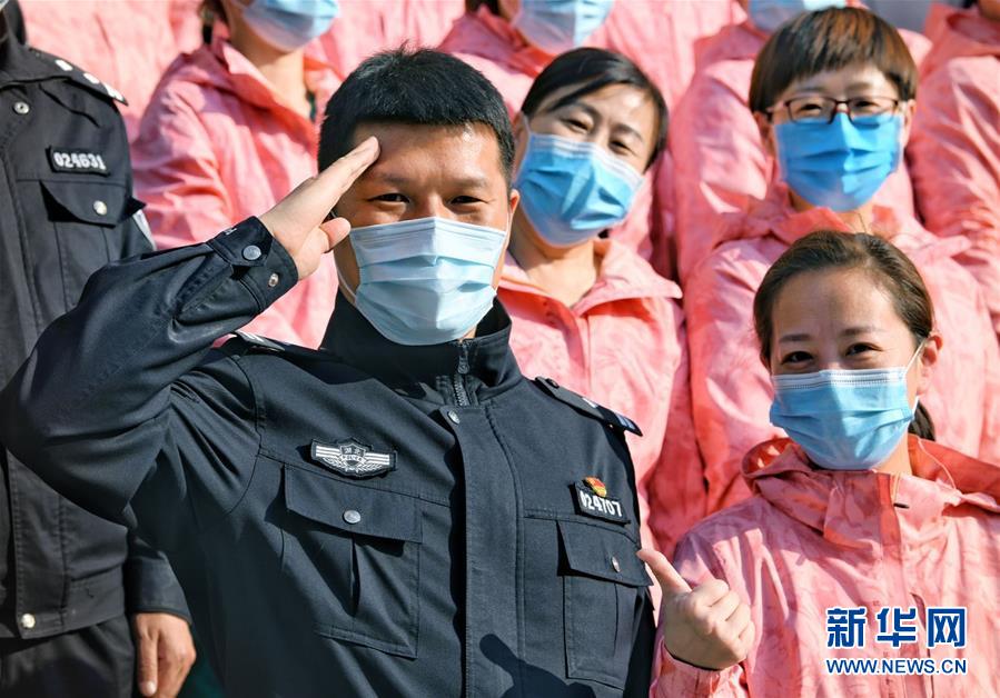 （習(xí)近平致敬的戰(zhàn)&ldquo;疫&rdquo;英雄&middot;公安干警篇&middot;圖文互動(dòng)）（1）他們，抗疫一線鑄警魂