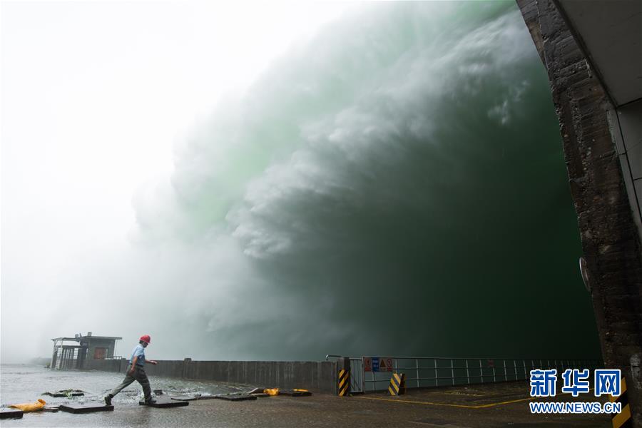 （在習(xí)近平新時(shí)代中國(guó)特色社會(huì)主義思想指引下&mdash;&mdash;新時(shí)代新作為新篇章&middot;習(xí)近平總書記關(guān)切事&middot;圖文互動(dòng)）（1）黑科技 縛洪魔&mdash;&mdash;現(xiàn)代科技提升防汛救災(zāi)硬實(shí)力