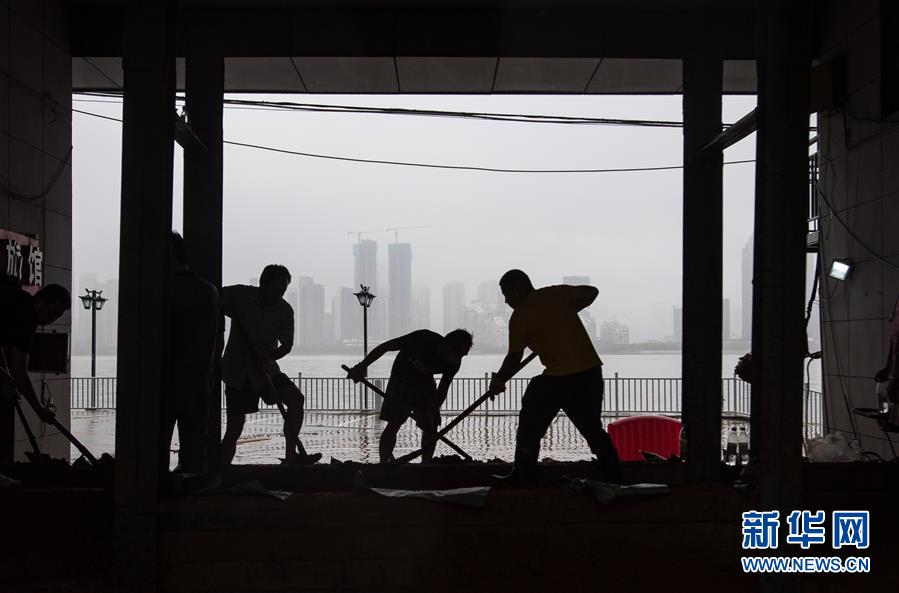 （在習(xí)近平新時(shí)代中國特色社會(huì)主義思想指引下&mdash;&mdash;新時(shí)代新作為新篇章&middot;習(xí)近平總書記關(guān)切事&middot;圖文互動(dòng)）（3）戰(zhàn)疫魔,斗洪魔&mdash;&mdash;湖北全力應(yīng)對(duì)防疫、防汛疊加&ldquo;雙考&rdquo;