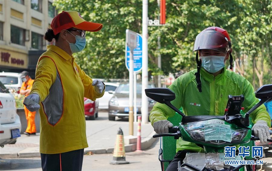 （總書記推動(dòng)的改革身邊事&middot;文化改革篇）（4）特寫：&ldquo;生活便利了，環(huán)境變美了，人也舒心了&rdquo; &mdash;&mdash;感受基層文明實(shí)踐站里的惠民服務(wù)