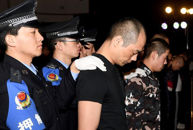 陜西省西安市新城區(qū)人民法院依法對韓某某等8人非法高利放貸、暴力討債涉黑一案公開宣判