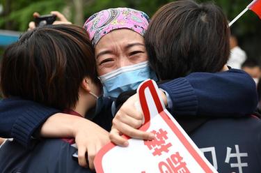 &ldquo;我們終于可以擁抱了&rdquo;