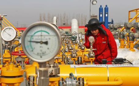 這個春節(jié)，他們留在工地和單位過年