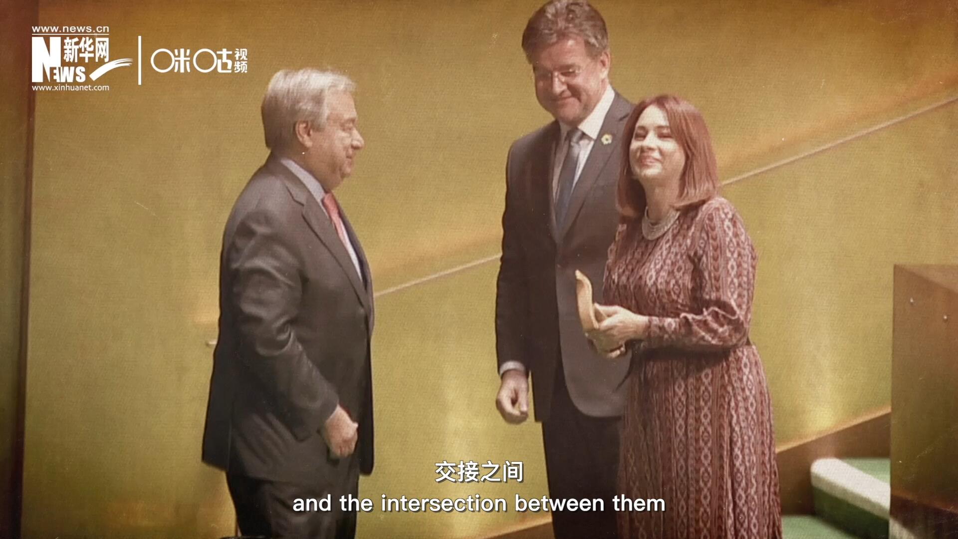 一起一落，交接之間，除了莊嚴(yán)的儀式感，更是使命的傳承。