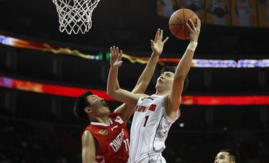 籃球&mdash;&mdash;CBA：廣東東莞銀行對(duì)陣青島國(guó)信雙星